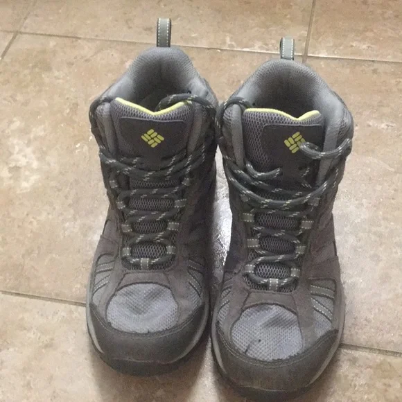 Hiking boots - Picture 2 of 4